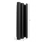 Avenue Outdoor LED 8"W Murale AV9913-BLK installé sur un mur extérieur — sa face plus large de 8 pouces crée un éclairage LED plus étendu sur la surface environnante