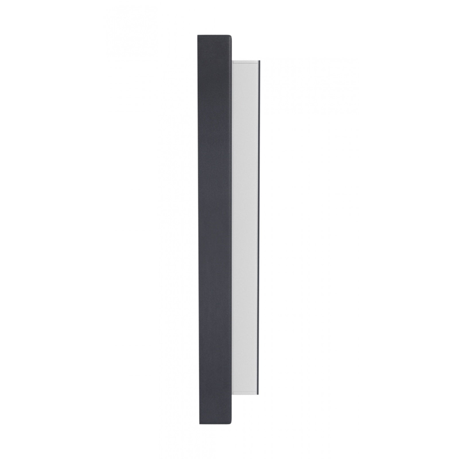 Panneau LED surélevé extérieur Avenue Murale AV3218-BLK installé sur une façade moderne — panneau surélevé illuminé par une LED blanc chaud, finition noire