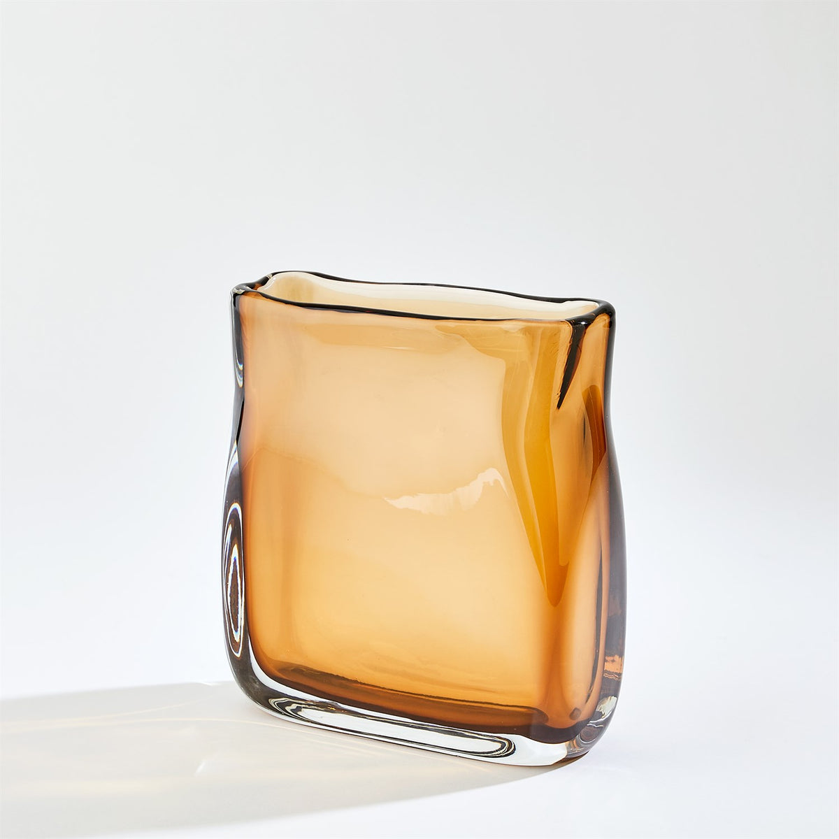 Vases à tour carrée et vase rectangulaire souple