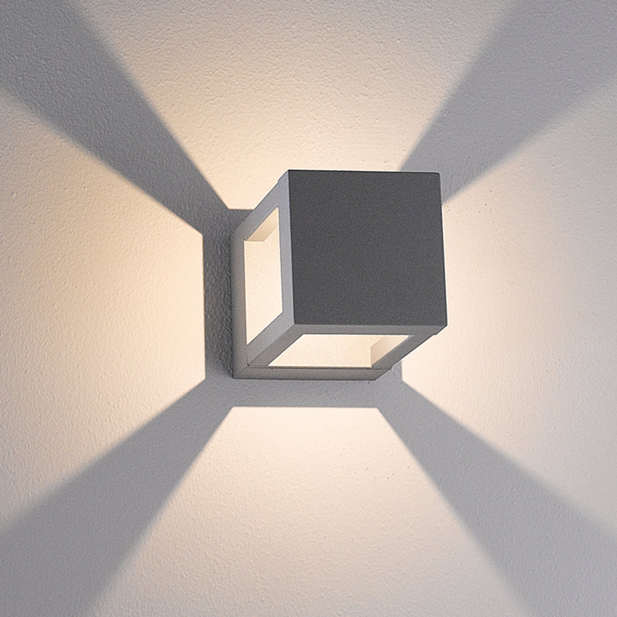 Eurofase  Outdoor LED Wall Mount (31587)