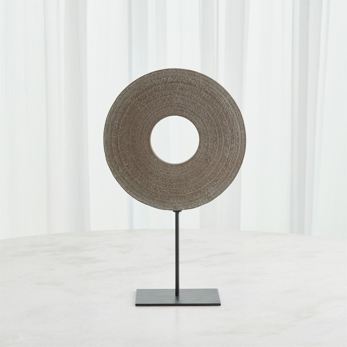 Obsidiana Ring Sculpture