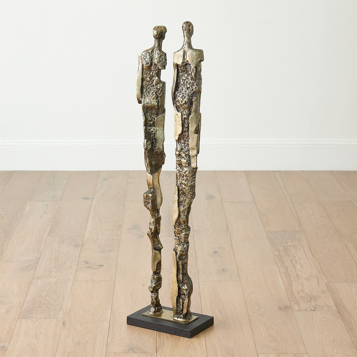 Sculpture de couple abstraite