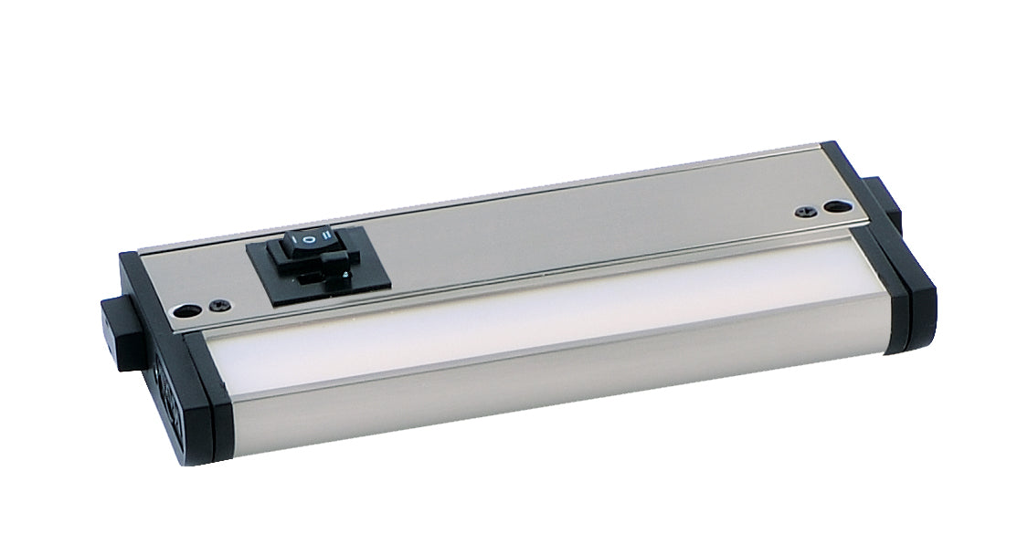 Luminaire sous-meuble à DEL Maxim Lighting CounterMax 5K 5K 6" 2700-5000K, finition nickel satiné, référence 89862SN.