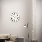 Horloge murale romaine Arne Jacobsen Clocks 43642, blanc/noir