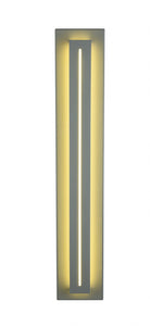 Panneau LED surélevé extérieur Avenue Murale Vue de face du modèle AV3228-SLV — Luminaire rectangulaire argenté de 71 cm (28 po) de hauteur avec panneau LED central saillant, fond blanc