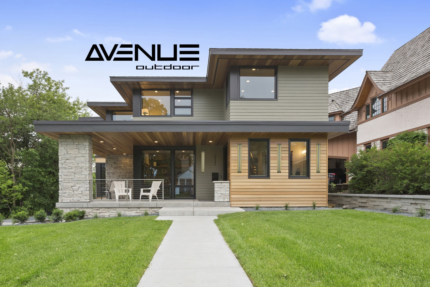 Panneau LED surélevé extérieur Avenue Murale Profil latéral AV3238-SLV — plaque arrière argentée avec panneau LED saillant visible en silhouette
