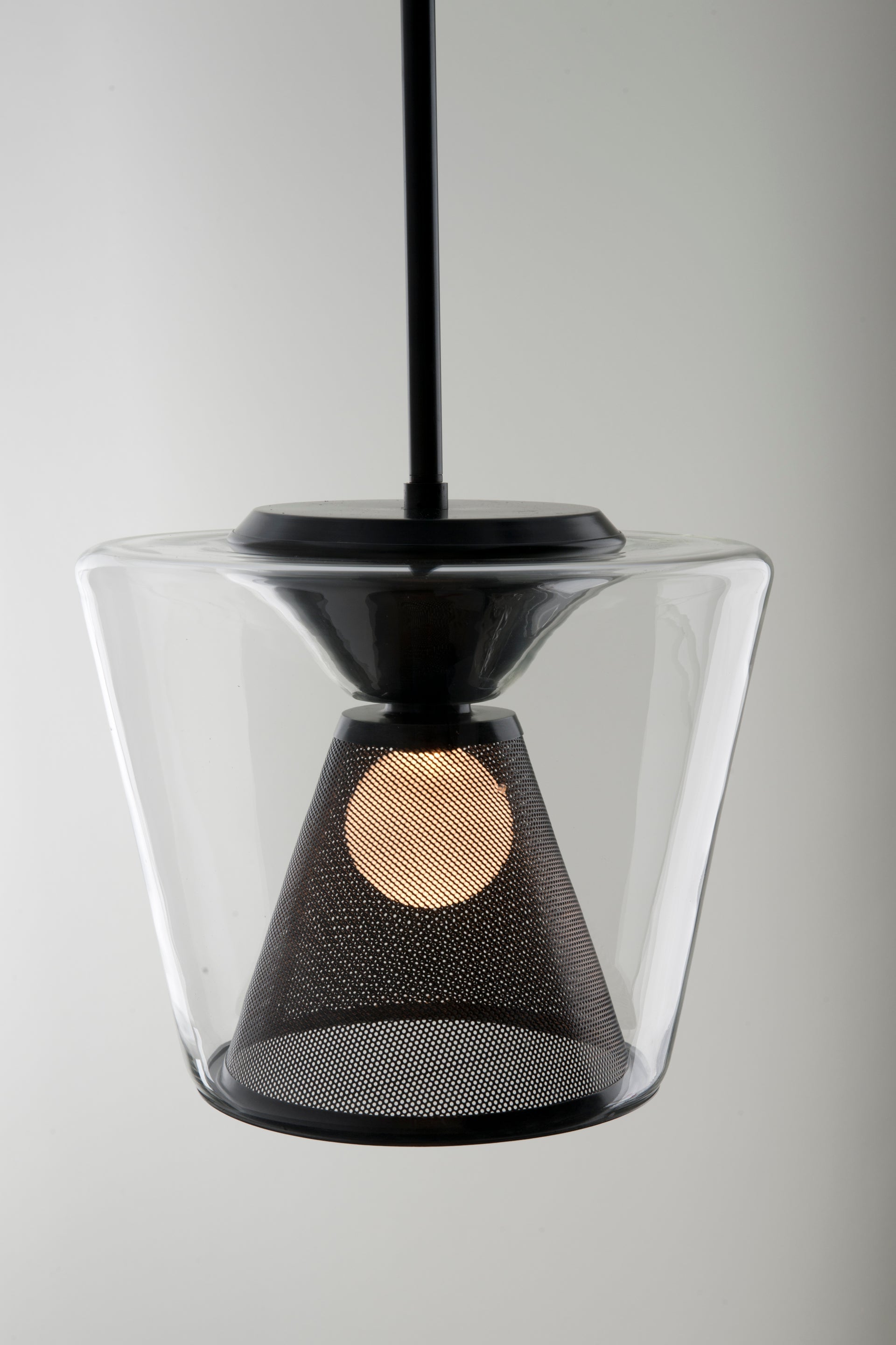 Troy Lighting F5853-SBK Berlin Suspension en noir doux