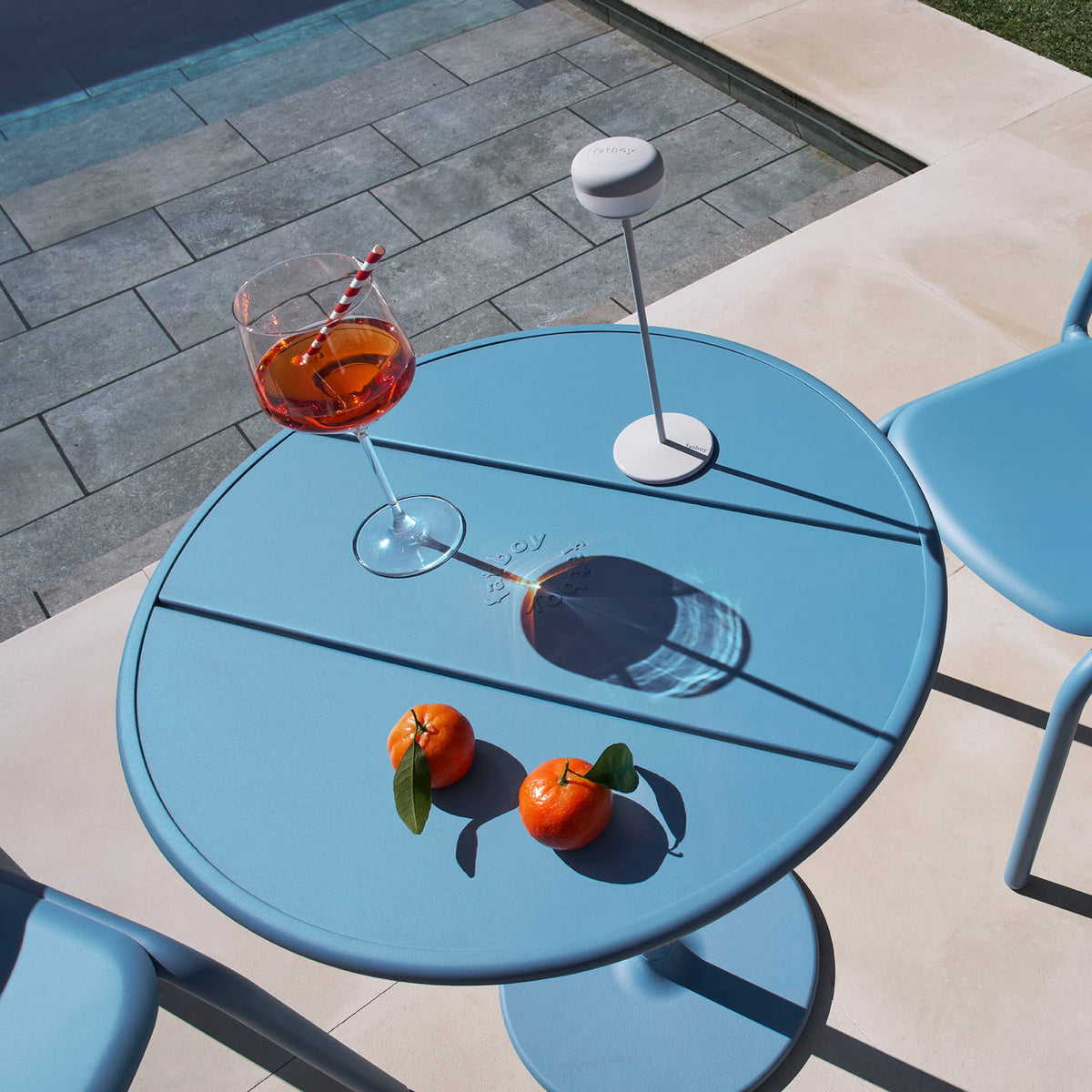 Salut ! Lampe de table