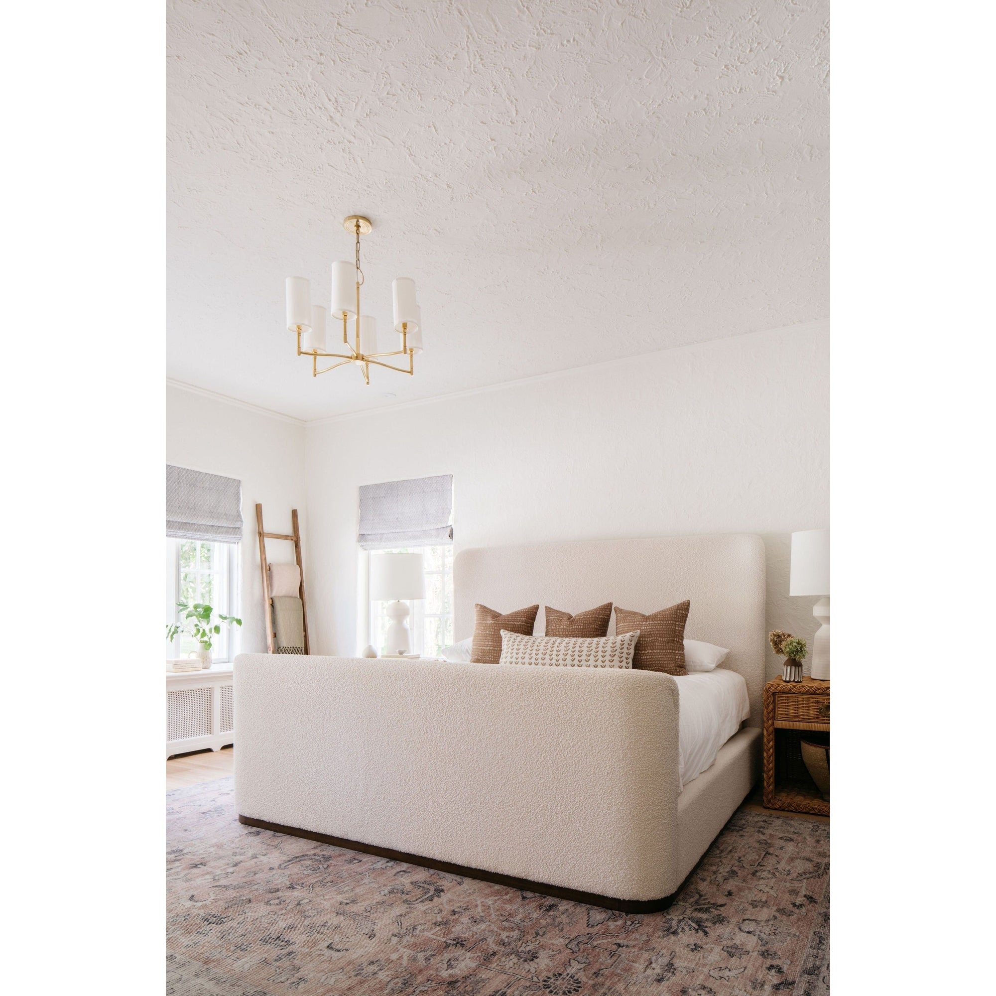 Hudson Valley Lighting - Dillon Chandelier - 366-AGB | Montreal Lighting & Hardware