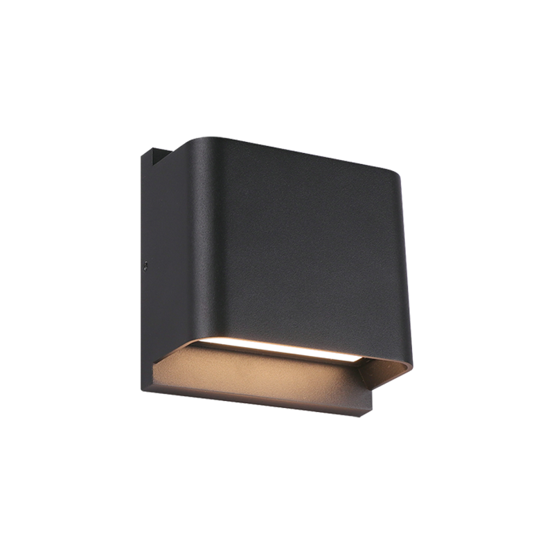 Matteo Lighting E21605MB Notch LED Step Light in Matte Black