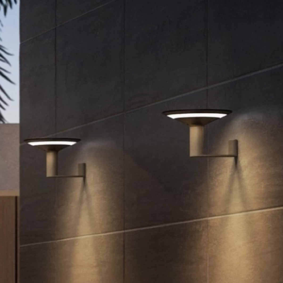Keope Outdoor LED Solar Wall Sconce