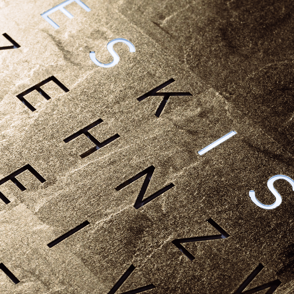 QLOCKTWO Q180V1GD QLOCKTWO EARTH 180 Or