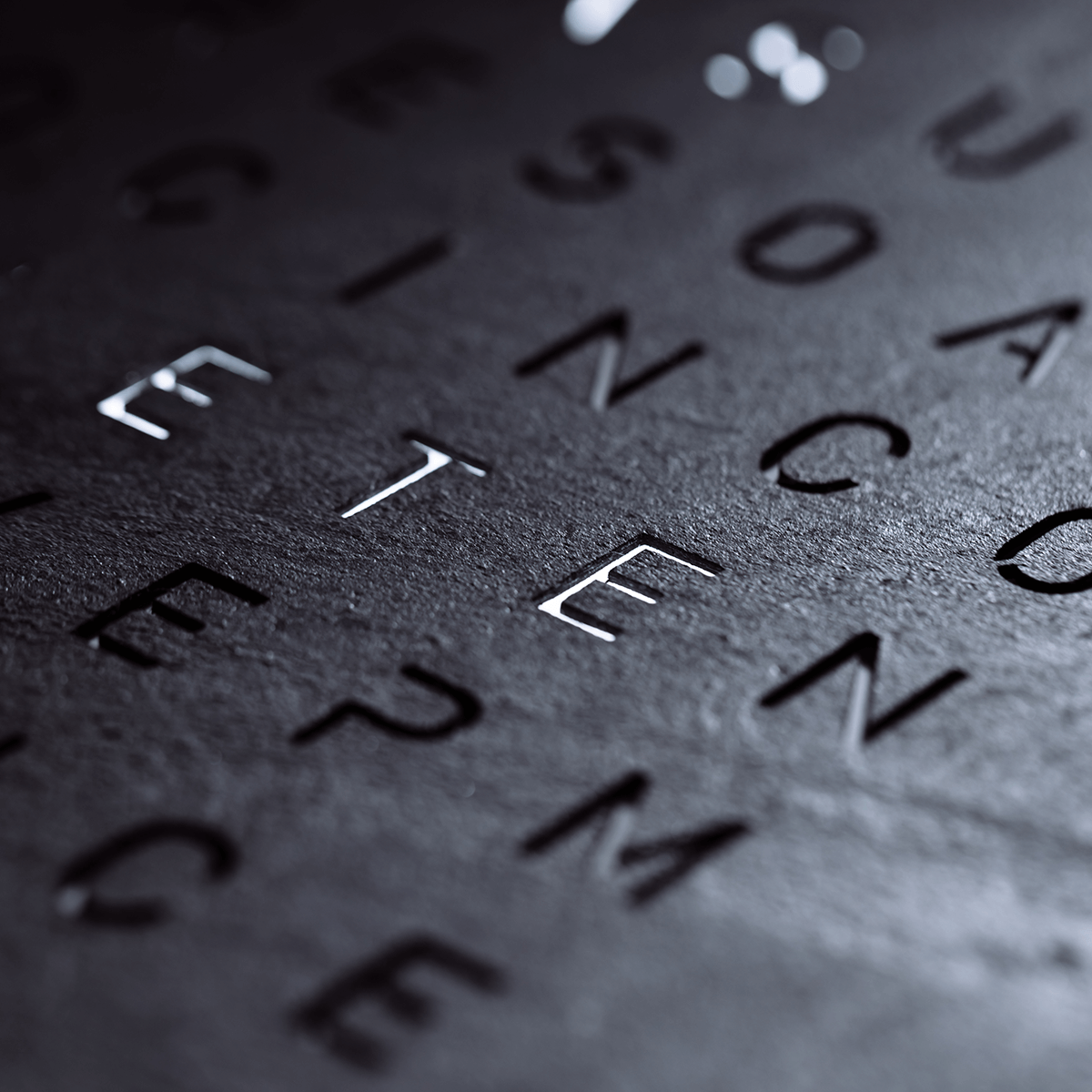 QLOCKTWO LG4MM QLOCKTWO EARTH 90 Creator's Edition Metamorphite