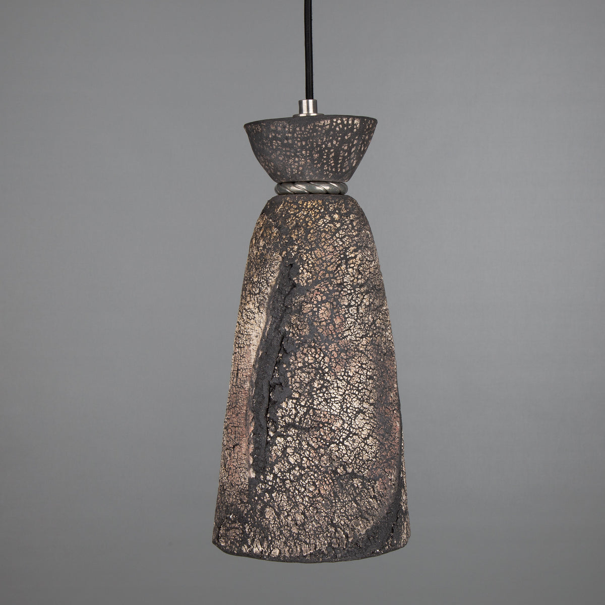 Parva Pendant - Black Clay