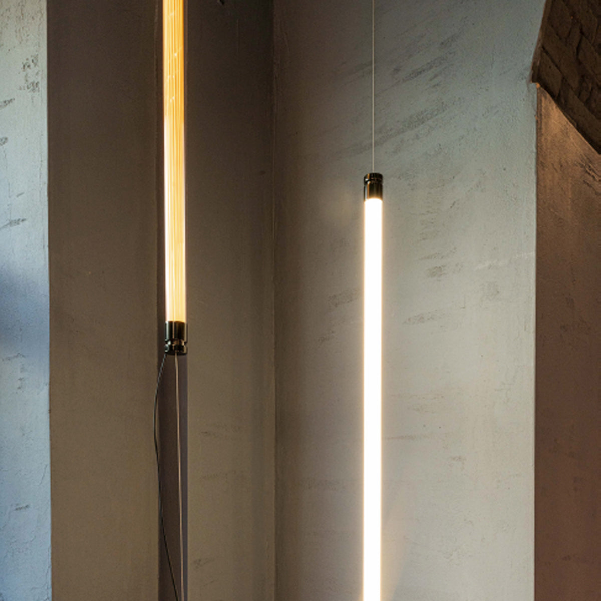 Oort Floor-to-Ceiling Lamp