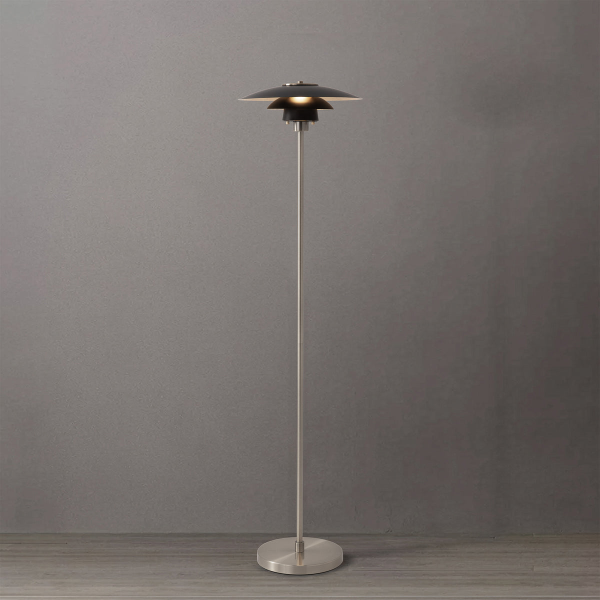 Lampe sur pied fine Rancho Mirage de Nova of California 2038851MS en nickel satiné