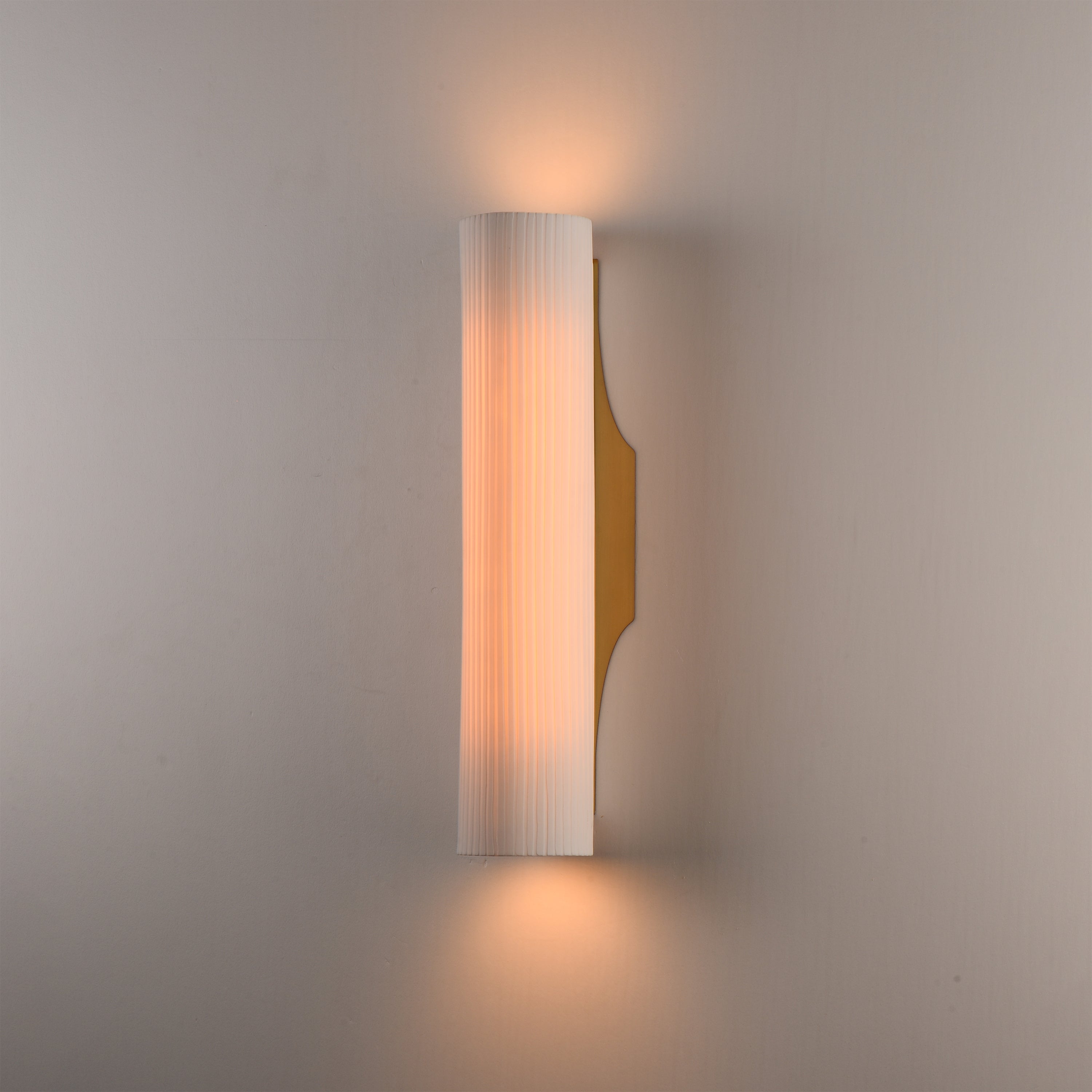 Studio M Lighting SM300300PLSVB Tropo Wall Sconce in Vintage Brass, close-up detail view