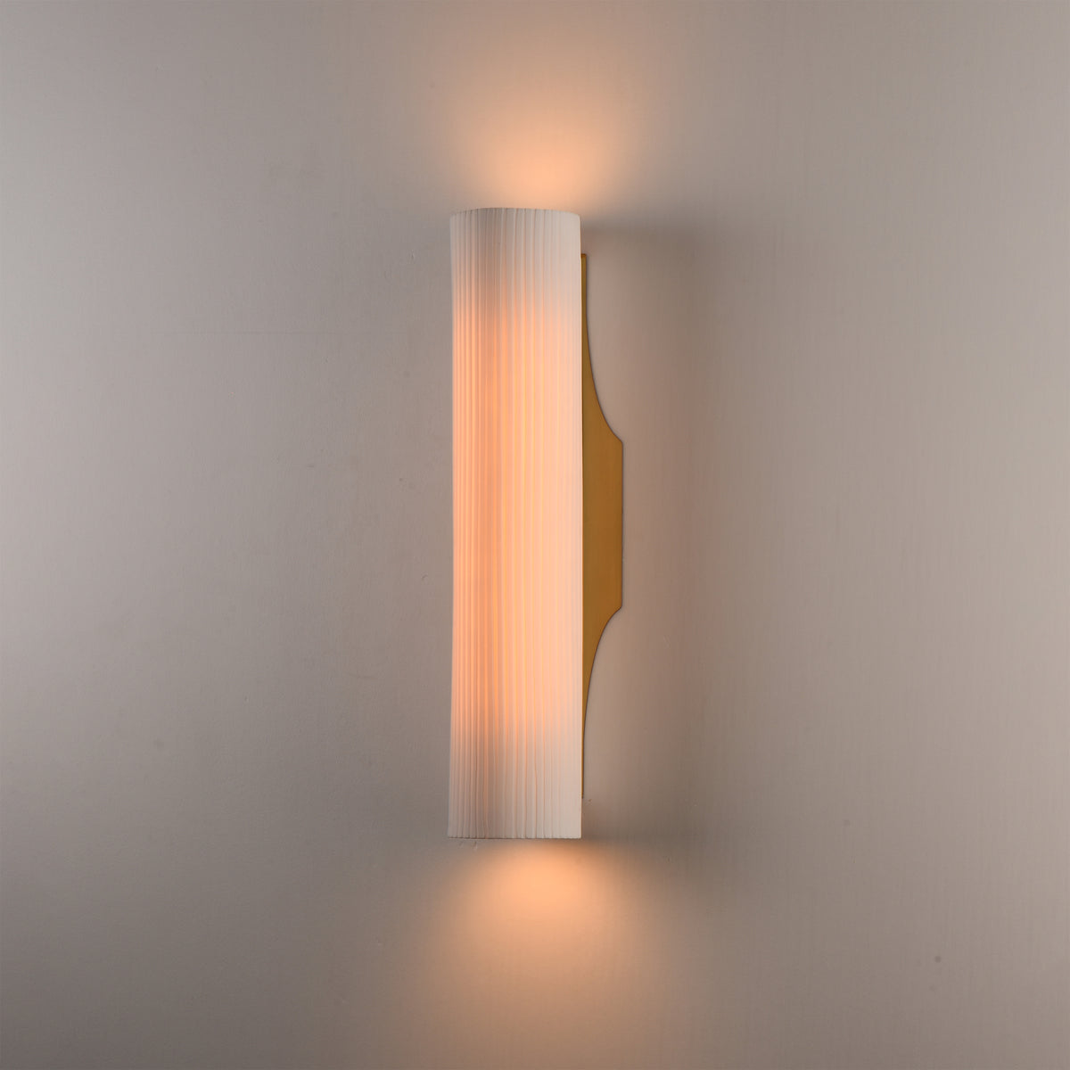 Studio M Lighting SM300300PLSVB Tropo Wall Sconce in Vintage Brass, close-up detail view