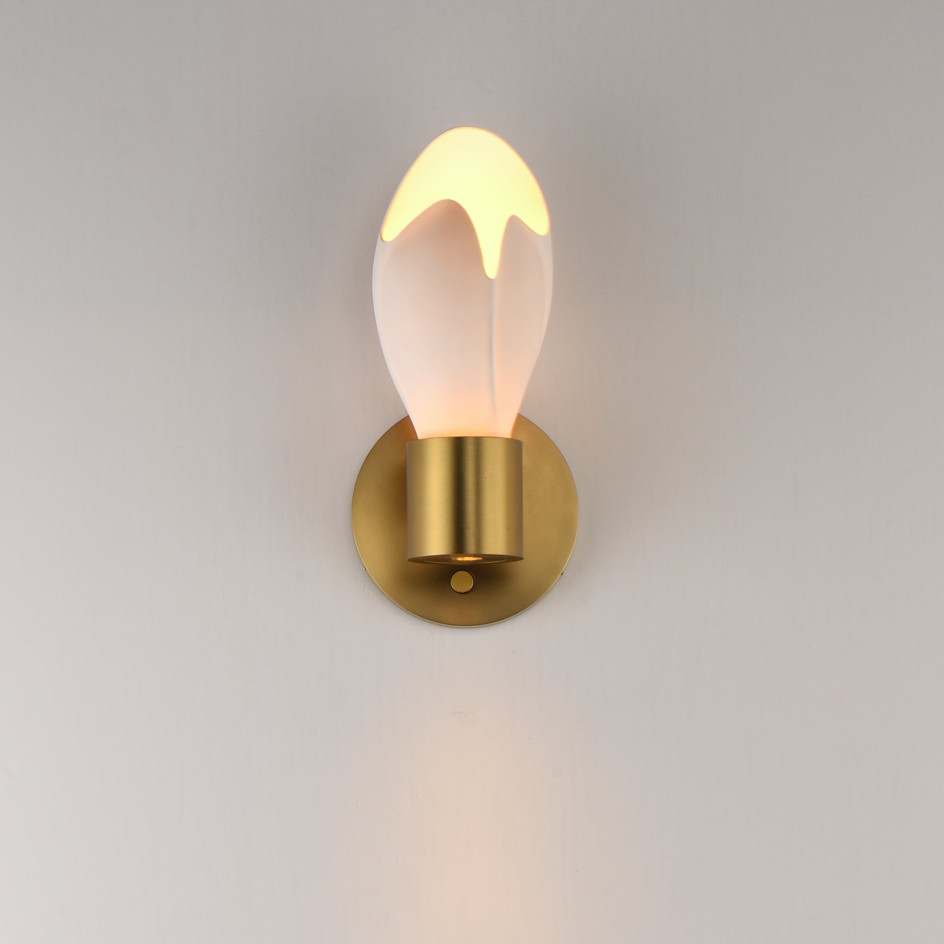 Studio M Lighting SM30140WTNAB Burgeon Wall Sconce in Natural Aged Brass, side profile view