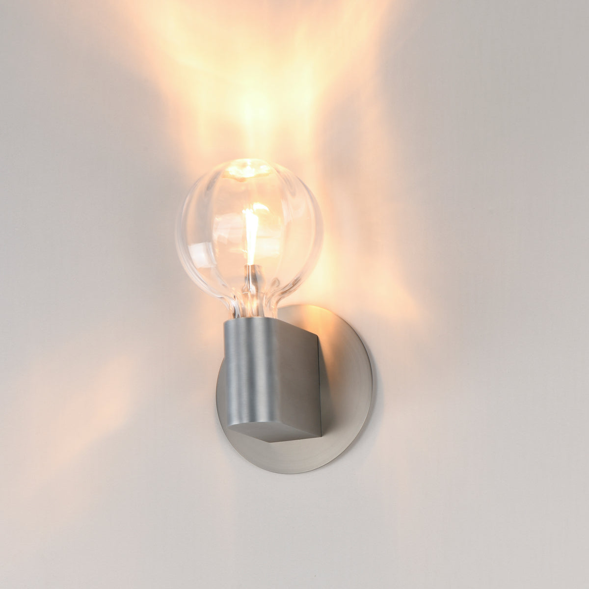 Studio M Lighting SM49324CLAL Ray Dance Globe Wall Sconce in Brushed Aluminum with Clear glass, three-quarter angle view