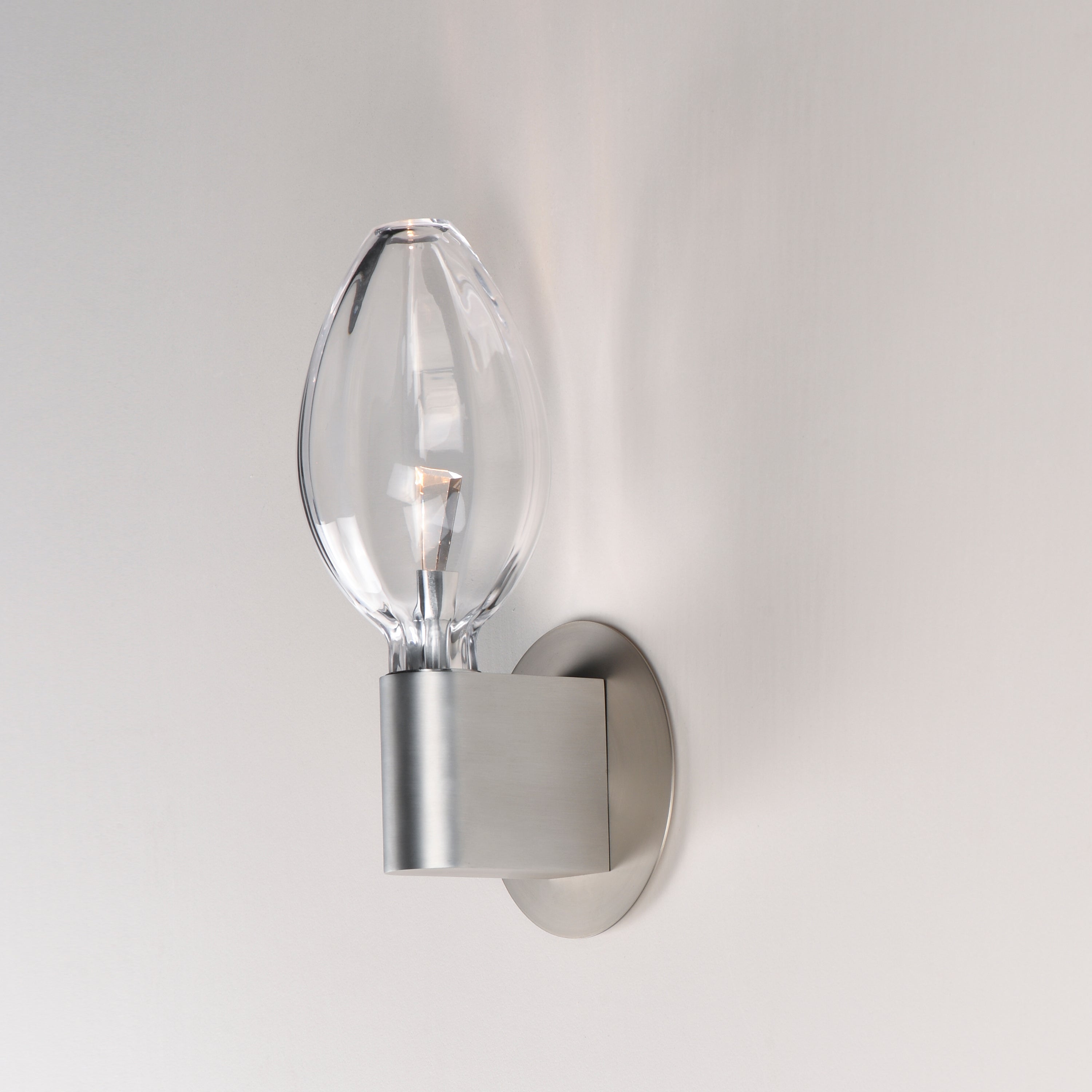 Studio M Lighting SM49325CLAL Ray Dance Olive Wall Sconce in Brushed Aluminum with Clear glass, three-quarter angle view