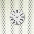 Horloge murale romaine Arne Jacobsen Clocks 43622, blanche et noire