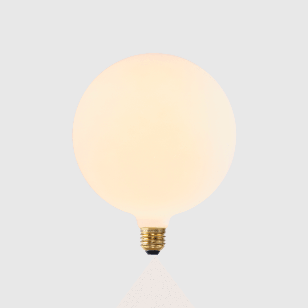 Sphere G200 8W WoD 2000K to 2800K E26 Matte Porcelain US LED Bulb