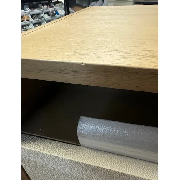 Table de chevet Kayden de SUNPAN | BOÎTE OUVERTE