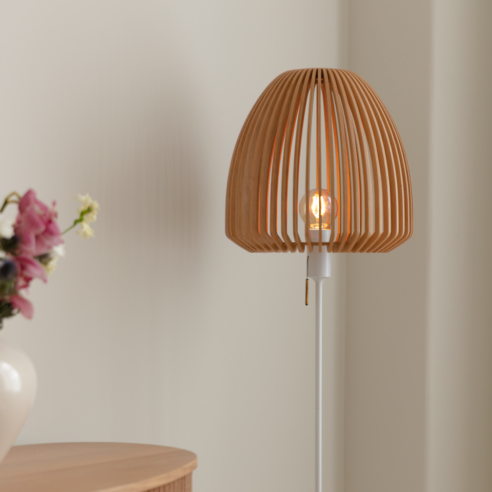 Umage Clava Wood Suspension aménagé dans une pièce