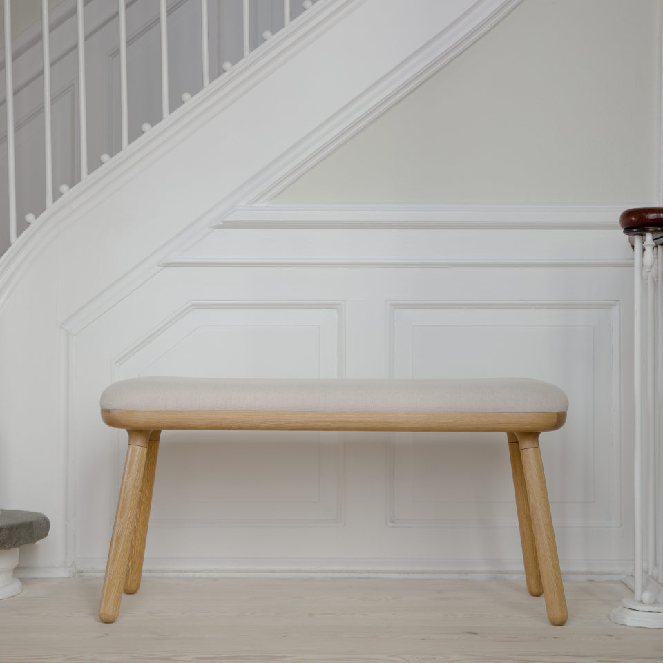 Banc Umage Paff agencé dans une pièce