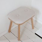 Tabouret Umage Paff mis en scène dans une pièce