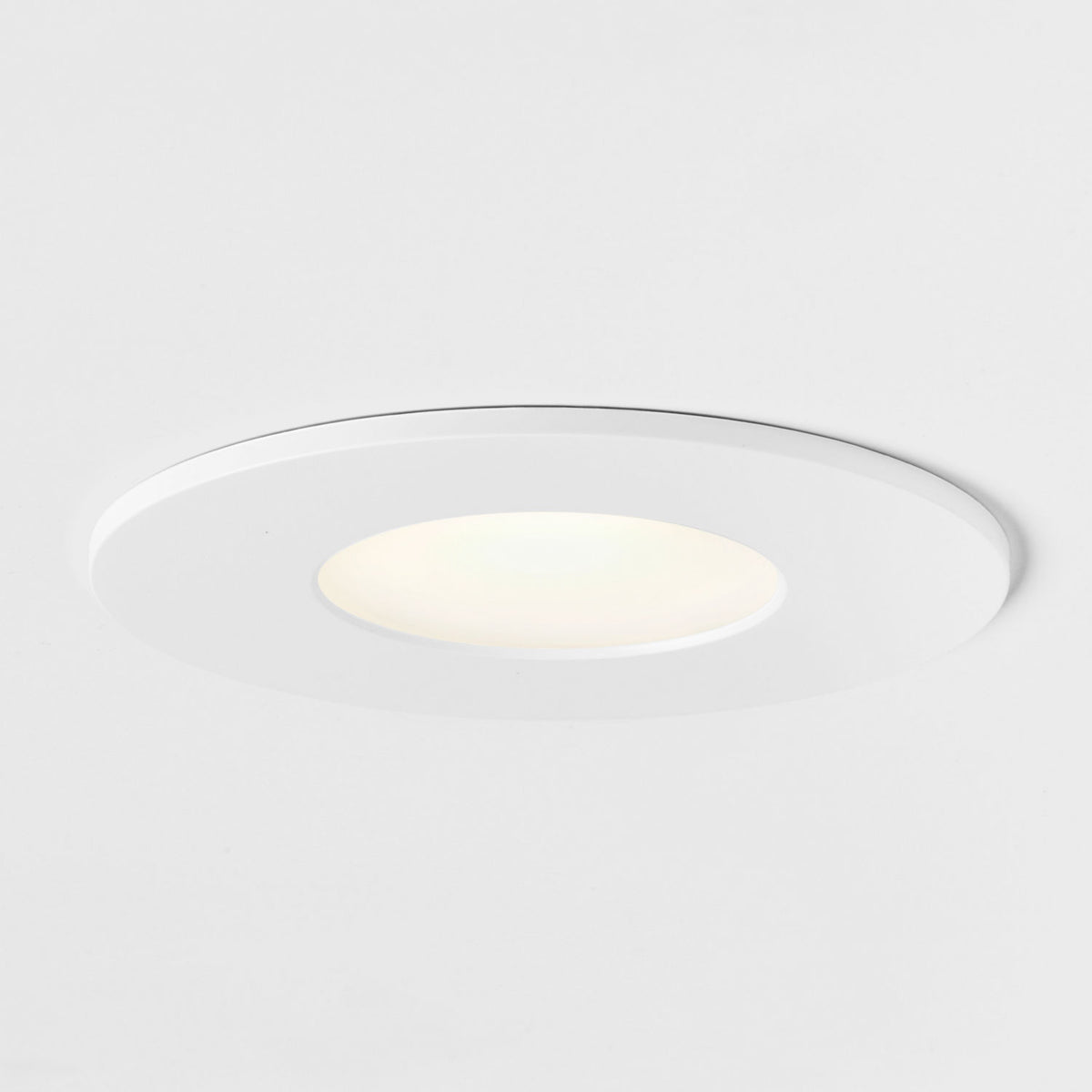 Generation Lighting AV4FR-5CCT-WT Avara 4" Flat Round LED Downlight