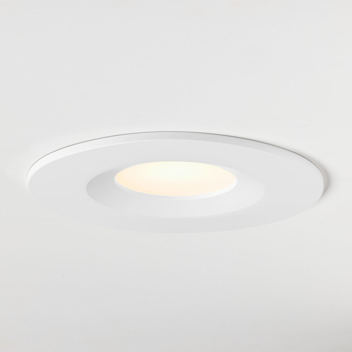Generation Lighting AV4RR-5CCT-WT Avara 4" Regressed Round LED Downlight