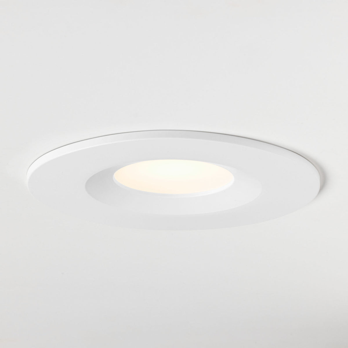 Generation Lighting AV4RR-5CCT-WT Avara 4" Regressed Round LED Downlight