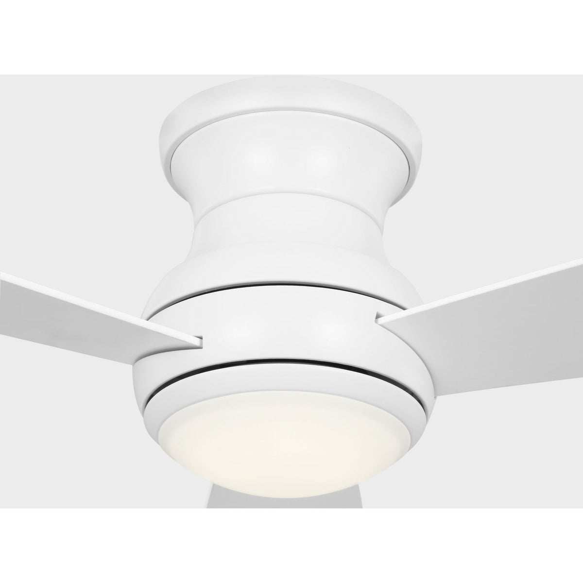 Confort visuel Ventilateur  Collection 3OBSHR52RZWD Plafonnier LED Orbis Hugger Ventilateur 