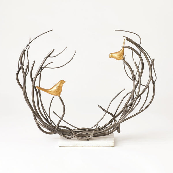 Famille d'oiseaux dans un fourré