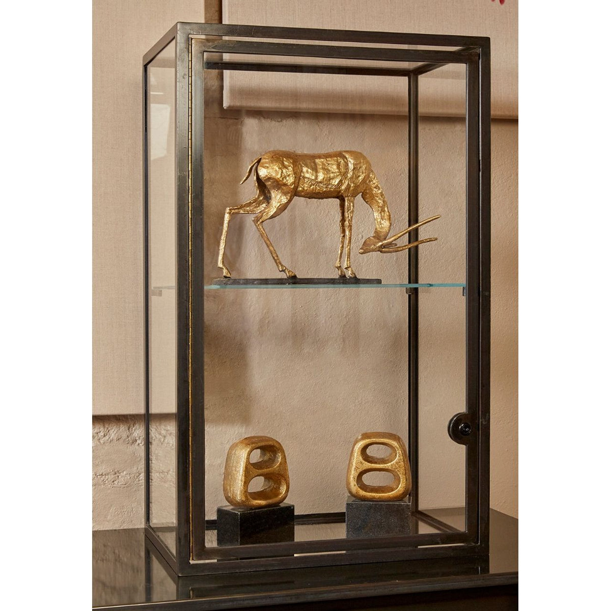 Statue d'antilope à corne droite