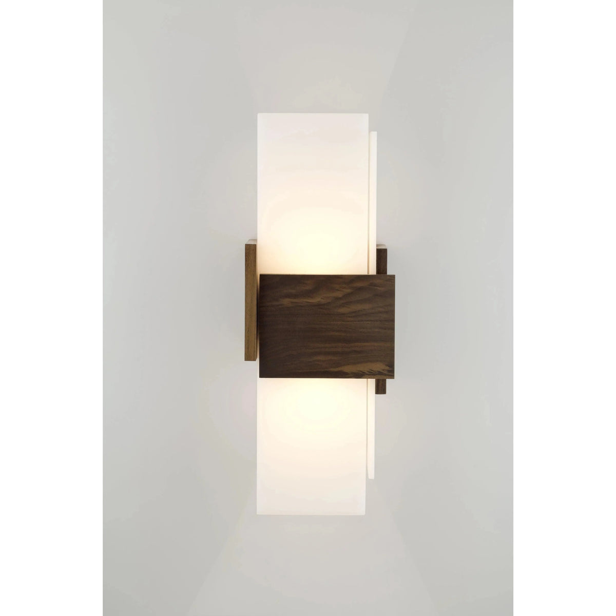 Cerno - Acuo LED Wall Sconce - 03-130-A-27P1 | Montreal Lighting & Hardware