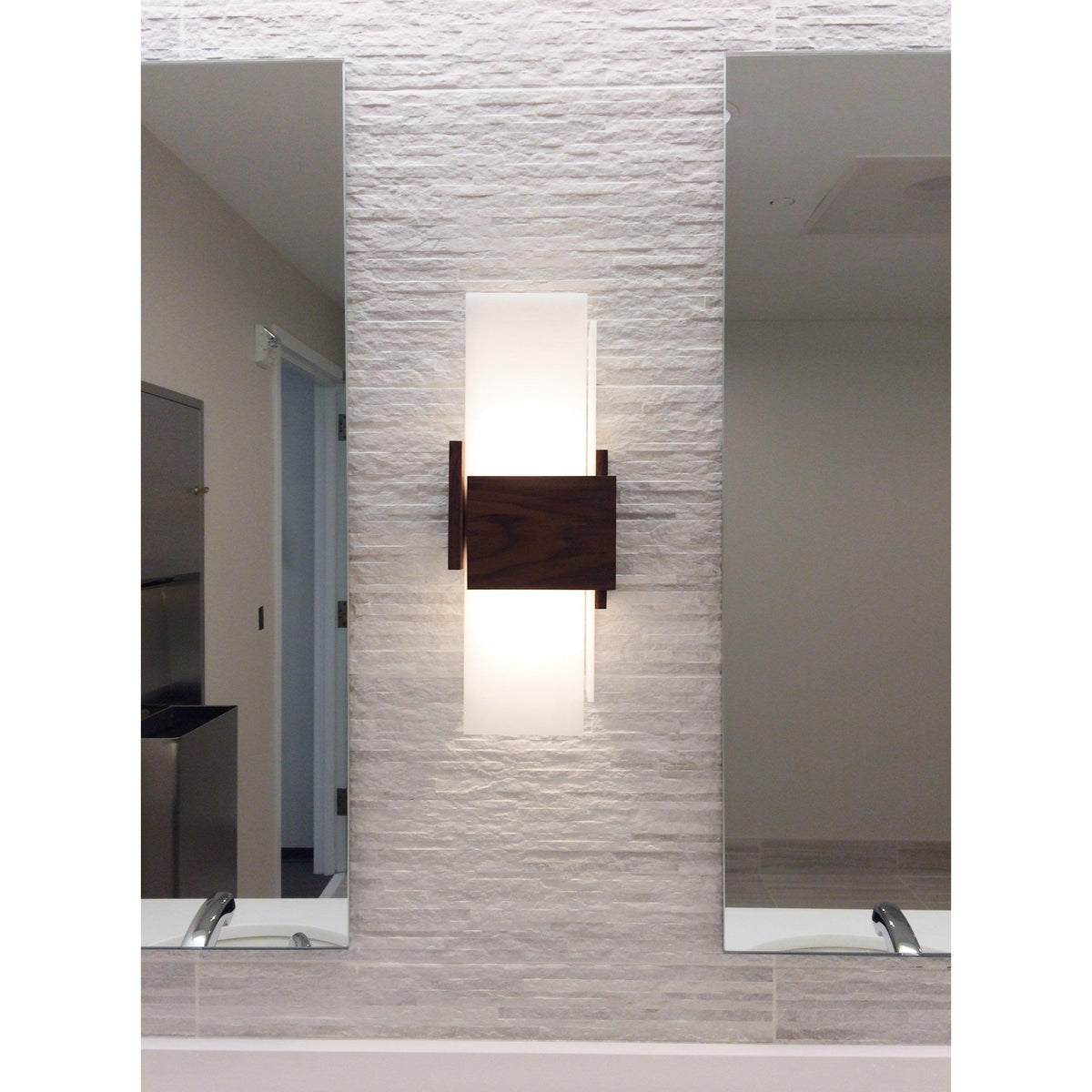 Cerno - Acuo LED Wall Sconce - 03-130-A-27P1 | Montreal Lighting & Hardware