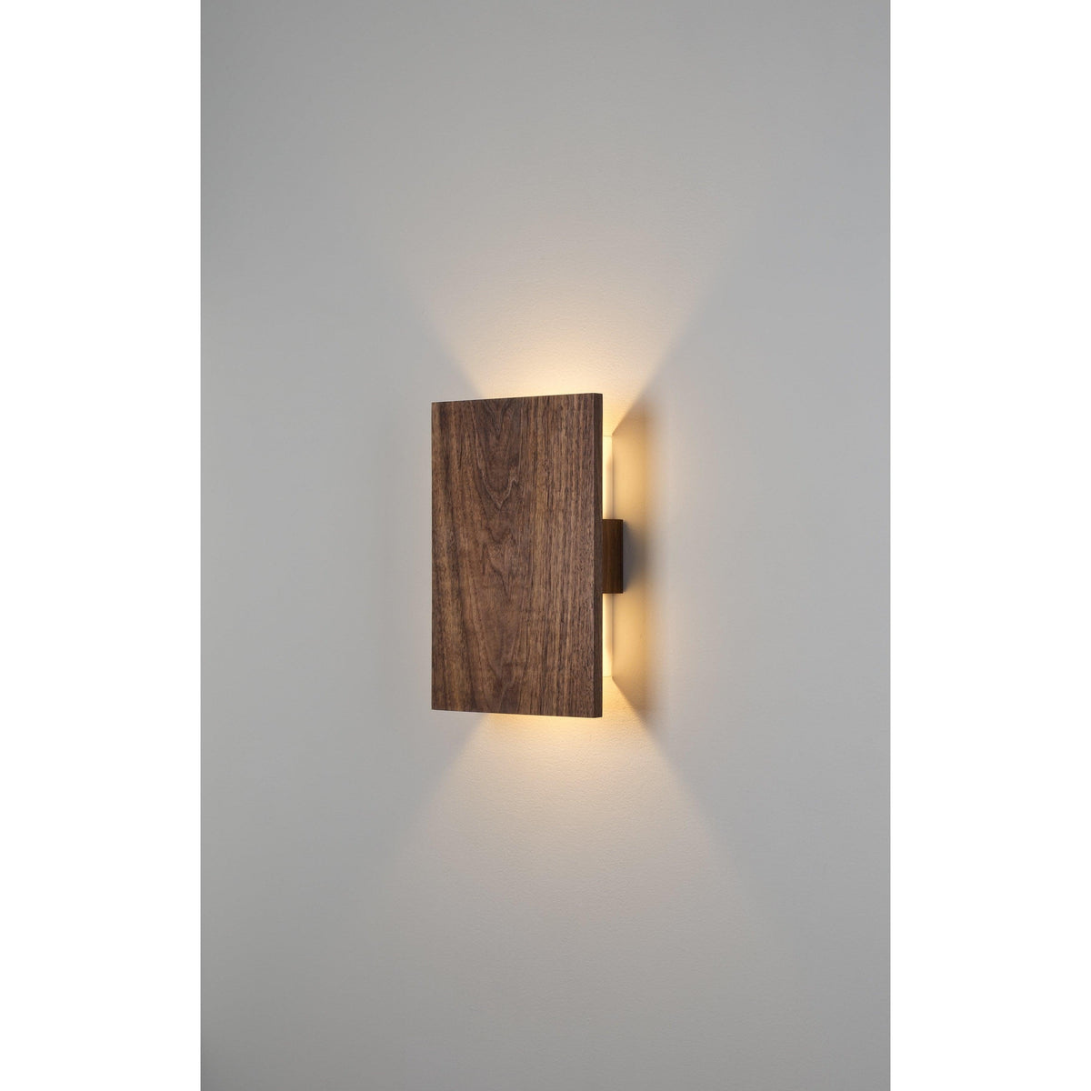 Cerno - Tersus LED Wall Sconce - 03-136-W-27P1 | Montreal Lighting & Hardware