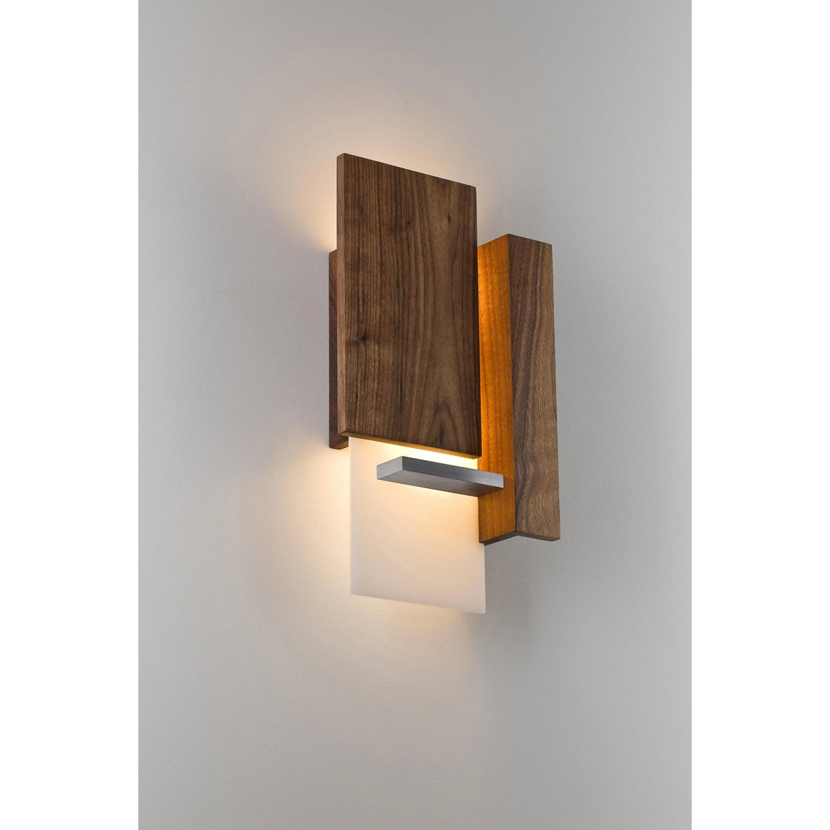 Cerno - Vesper LED Wall Sconce - 03-132-D-27P1 | Montreal Lighting & Hardware