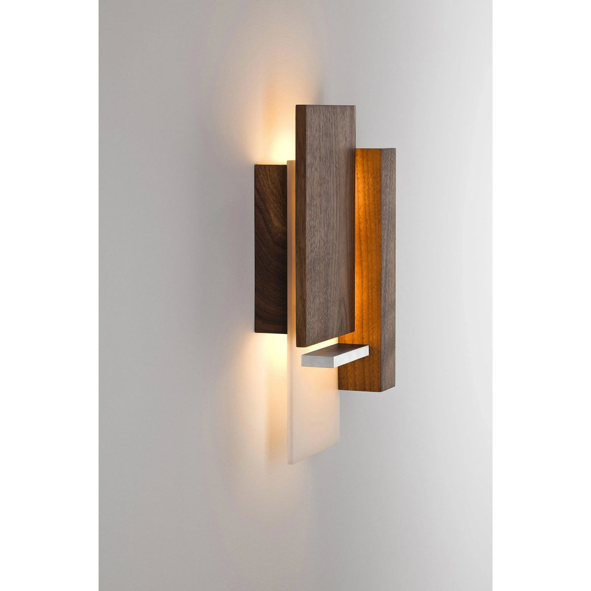 Cerno - Vesper LED Wall Sconce - 03-132-D-27P1 | Montreal Lighting & Hardware