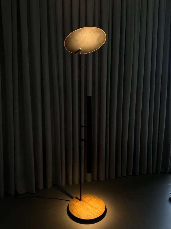 Lampe sur pied Accord Lighting 3068 Petra Accord : configuration de la pièce