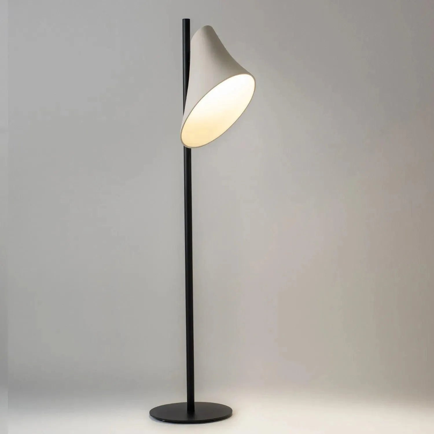 Geo Contemporary - Veneza Floor Lamp - LC843 | Montreal Lighting & Hardware