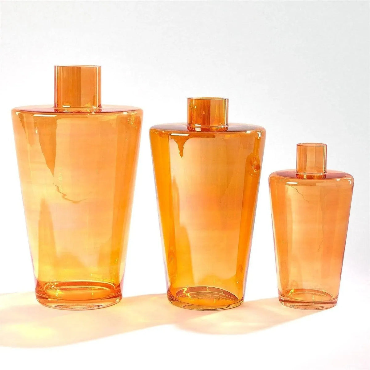 Global Views - Shoulder Vase - 6.60522 | Montreal Lighting & Hardware