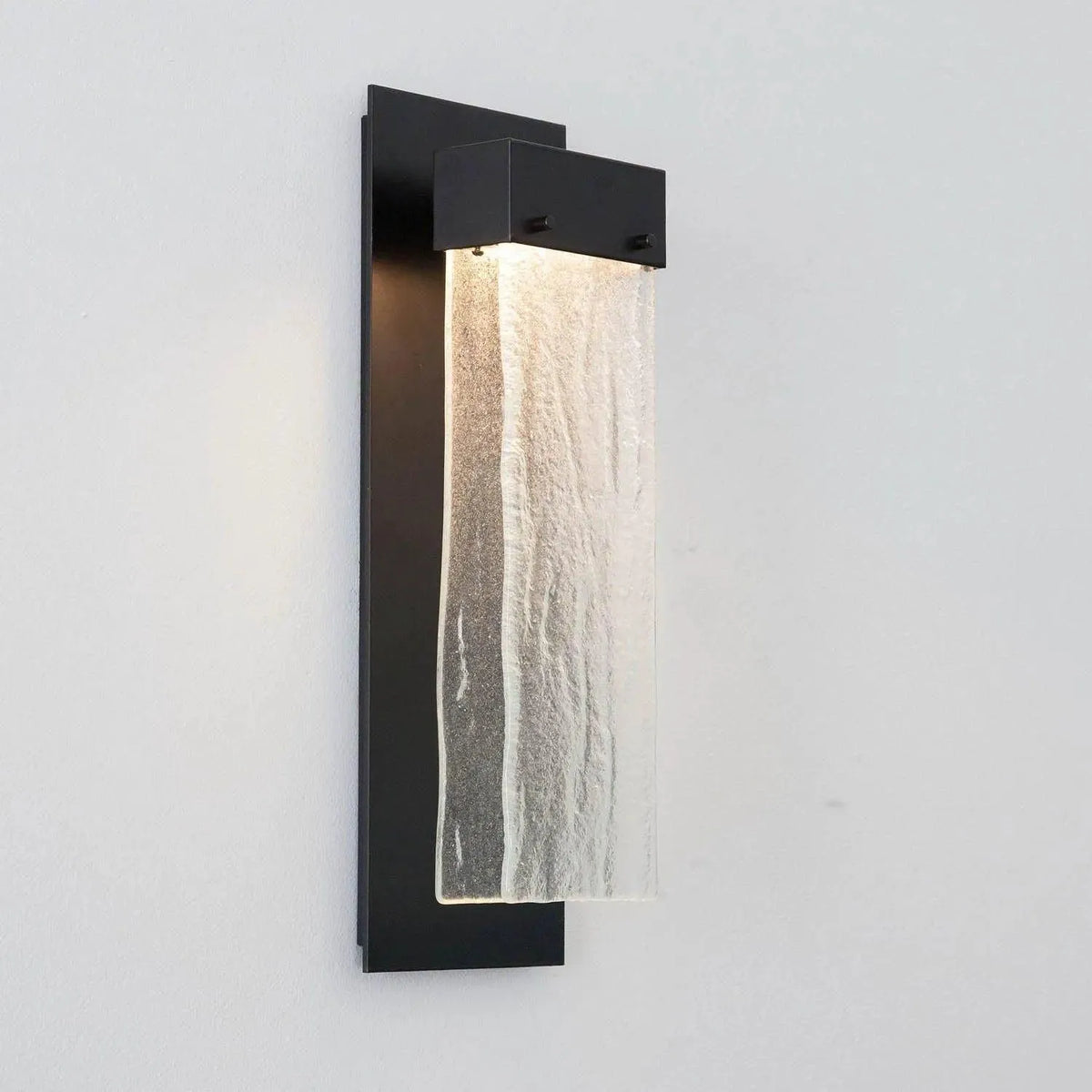 Hammerton Studio - Parallel Glass Indoor Sconce - IDB0042-1A-MB-CG-L1 | Montreal Lighting & Hardware