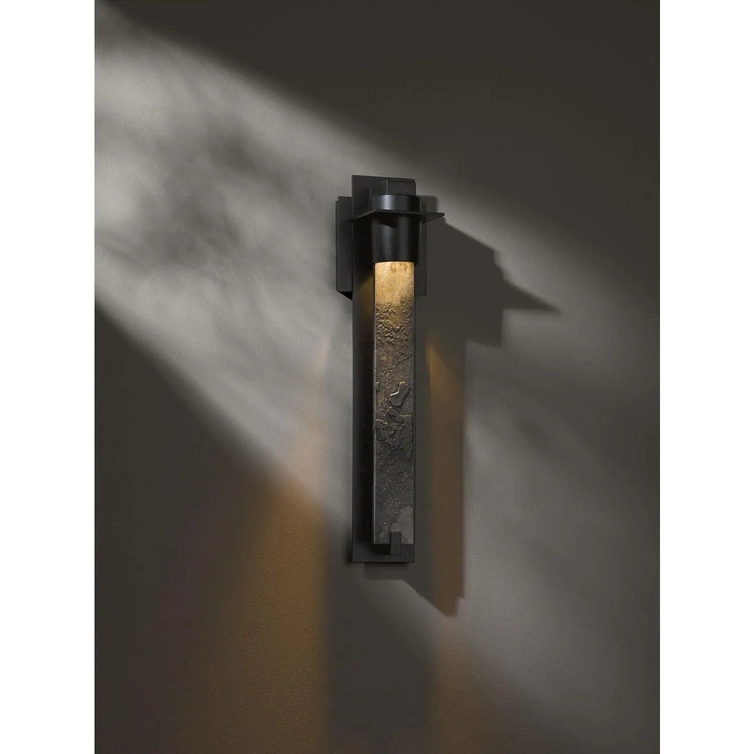 Hubbardton Forge - Airis 18-Inch One Light Outdoor Wall Sconce - 307910-SKT-10-ZP0326 | Montreal Lighting & Hardware
