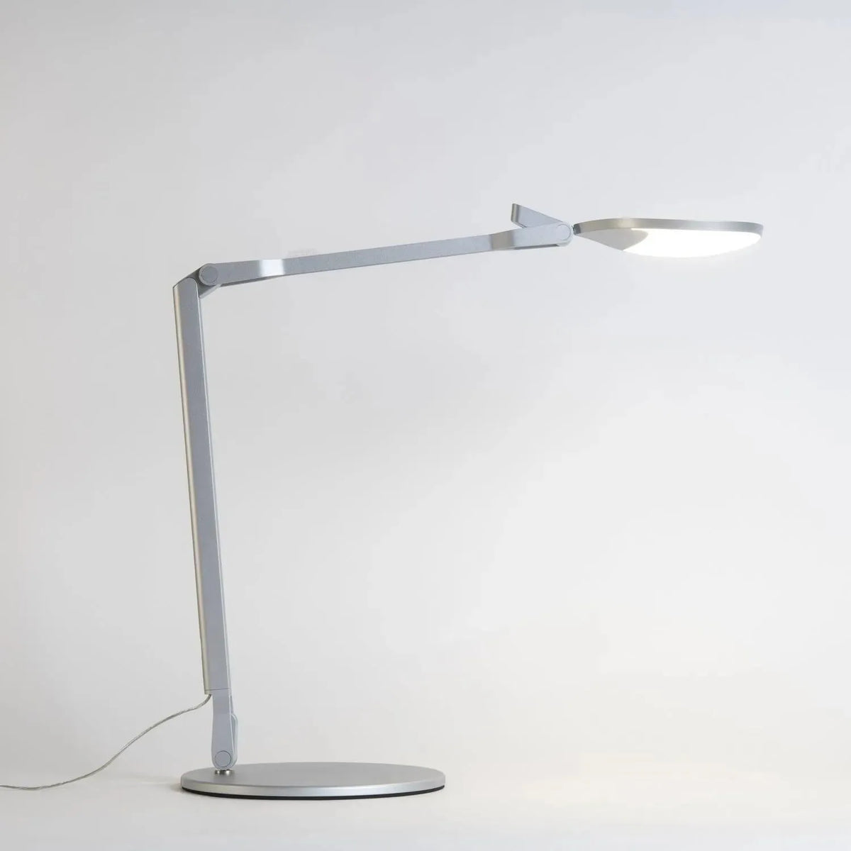 Koncept - Splitty Reach LED Desk Lamp - SPY-W-SIL-RCH-DSK | Montreal Lighting & Hardware