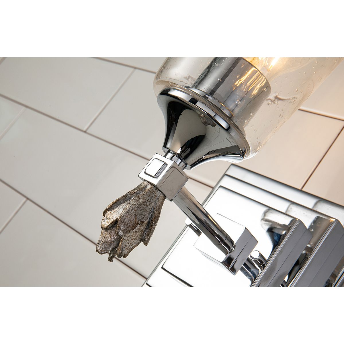 Lucas + McKearn - BB1022PC-1-F1S - Une lampe Murale - Vétiver - Chrome poli