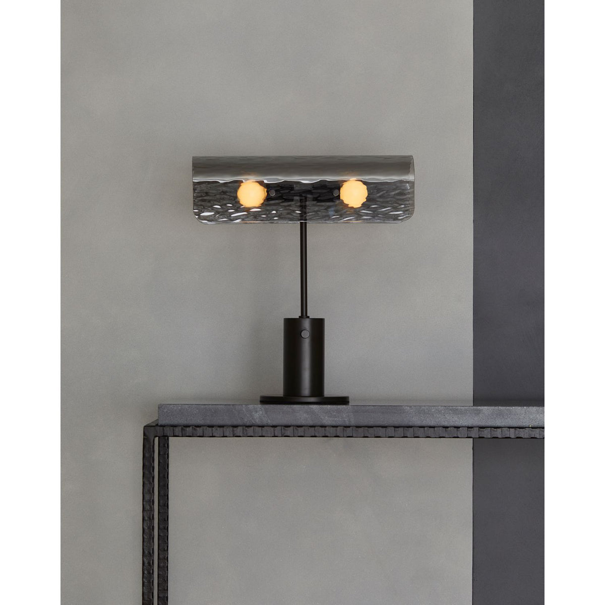Arteriors - DA49010 - Lampe à deux lumières - Courbe - Fumée